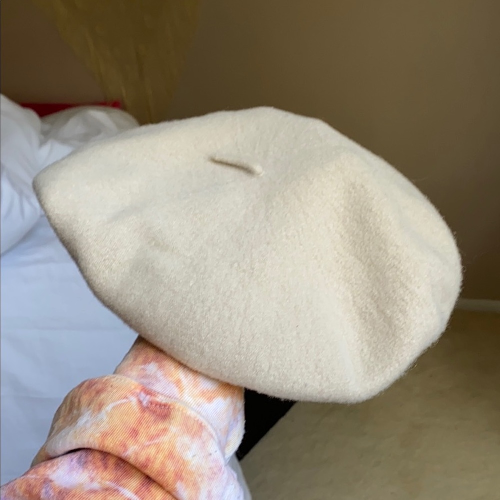 Light dusty rose/cream baret